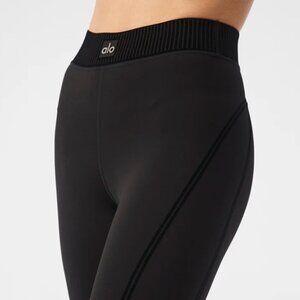 ALO Leggings, AIRLIFT HIGH-WAIST 7/8 LINE UP LEGGING